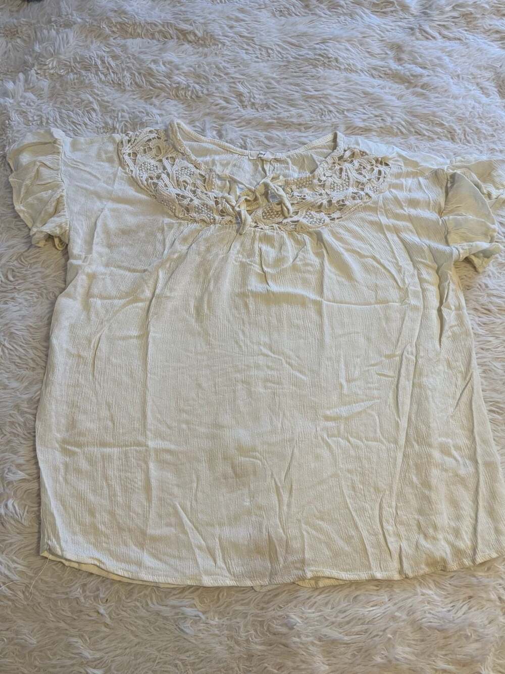 maurices Crochet Lace Neck Blouse Size M Ivory Rayon Short Sleeve Top